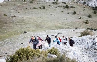 Bursa İnegöl'de dağcılık gününde dağa...